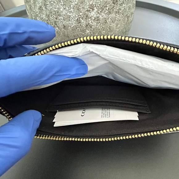 NEW! COACH LARGE STRAW WRISTLET - Picture 3 of 5